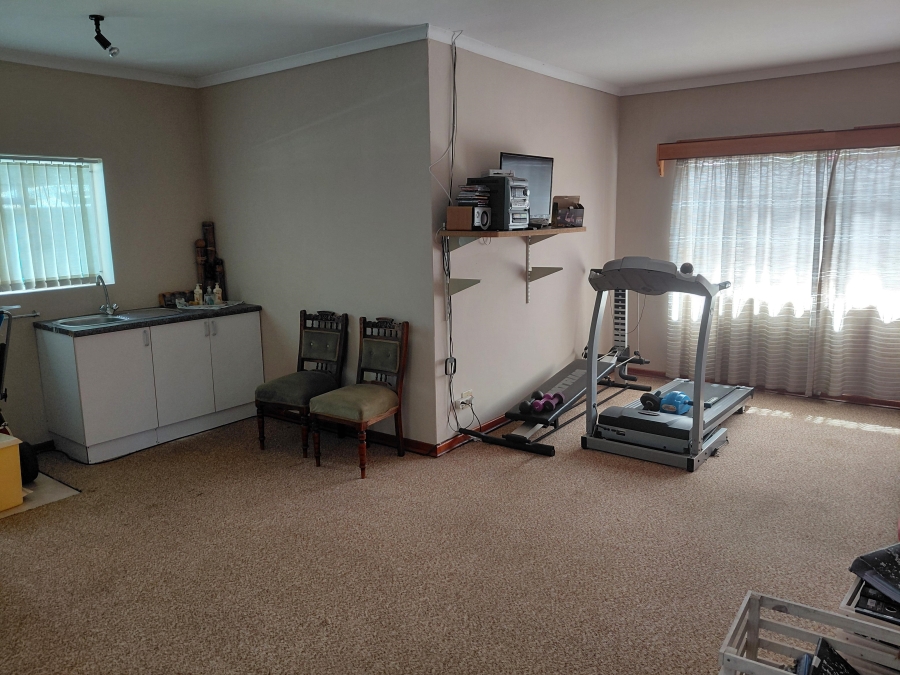 5 Bedroom Property for Sale in Vanes Estate Eastern Cape